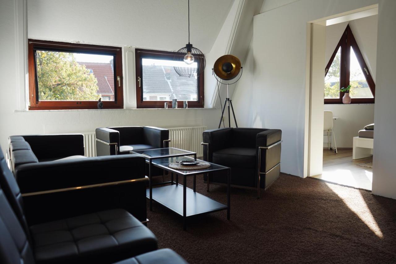 Unique: Geraeumig - Bhf-Nah - Parkplatz - Netflix Apartamento Bremen Exterior foto